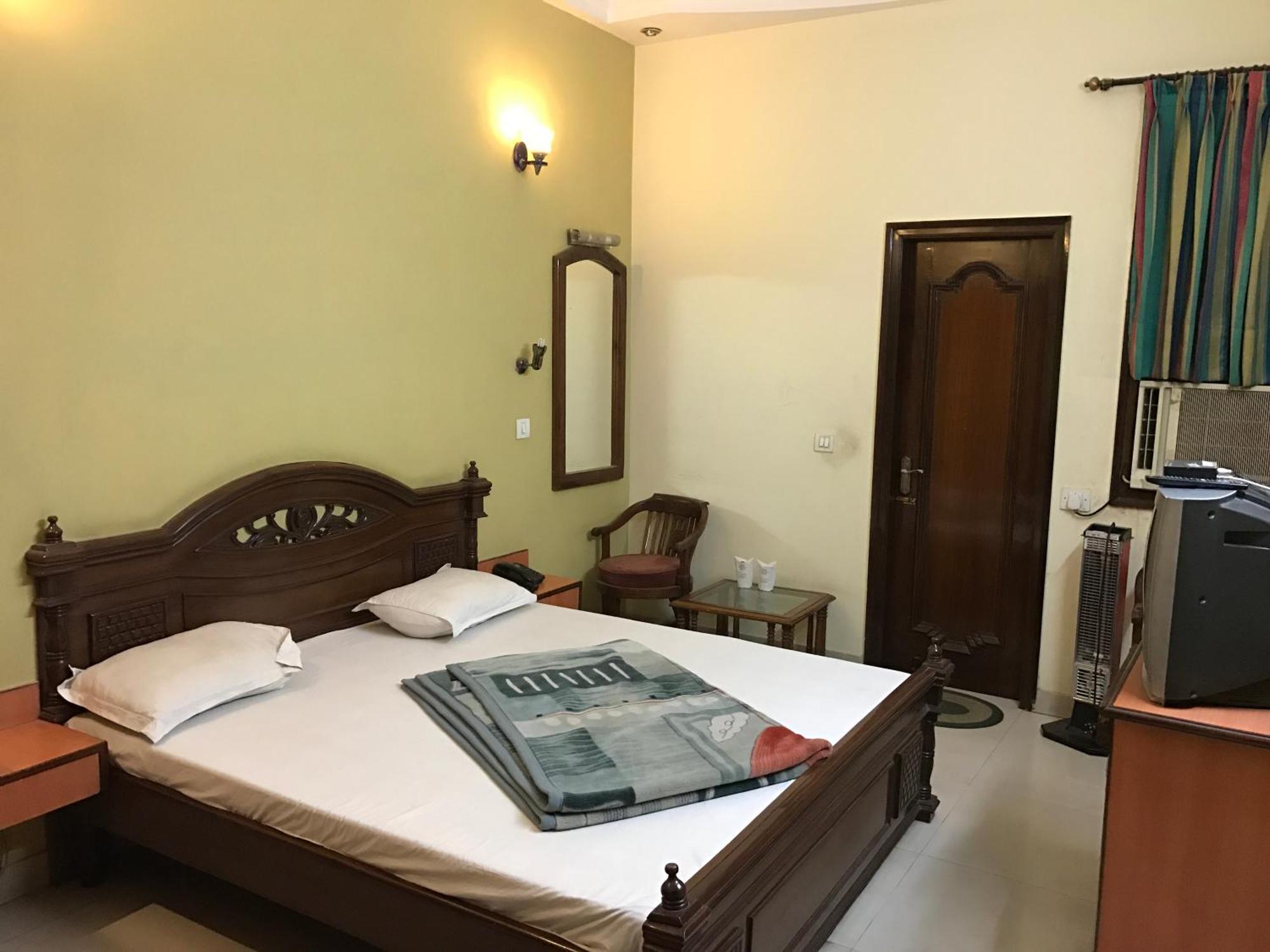 Hotel D R International Ambāla Zimmer foto