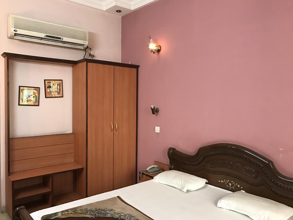 Hotel D R International Ambāla Exterior foto